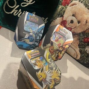Pokémon Eevee Evolutions Tin Bundle Flareon V Vaporeon V Jolteon V Sealed